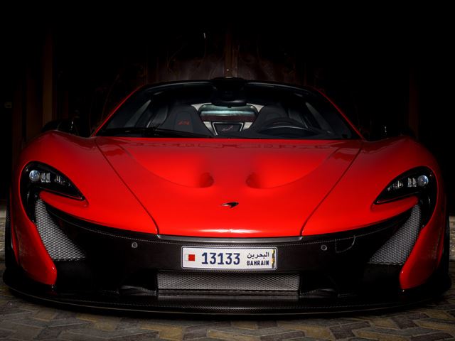Что такого особенного в этом ярко-красном McLaren P1